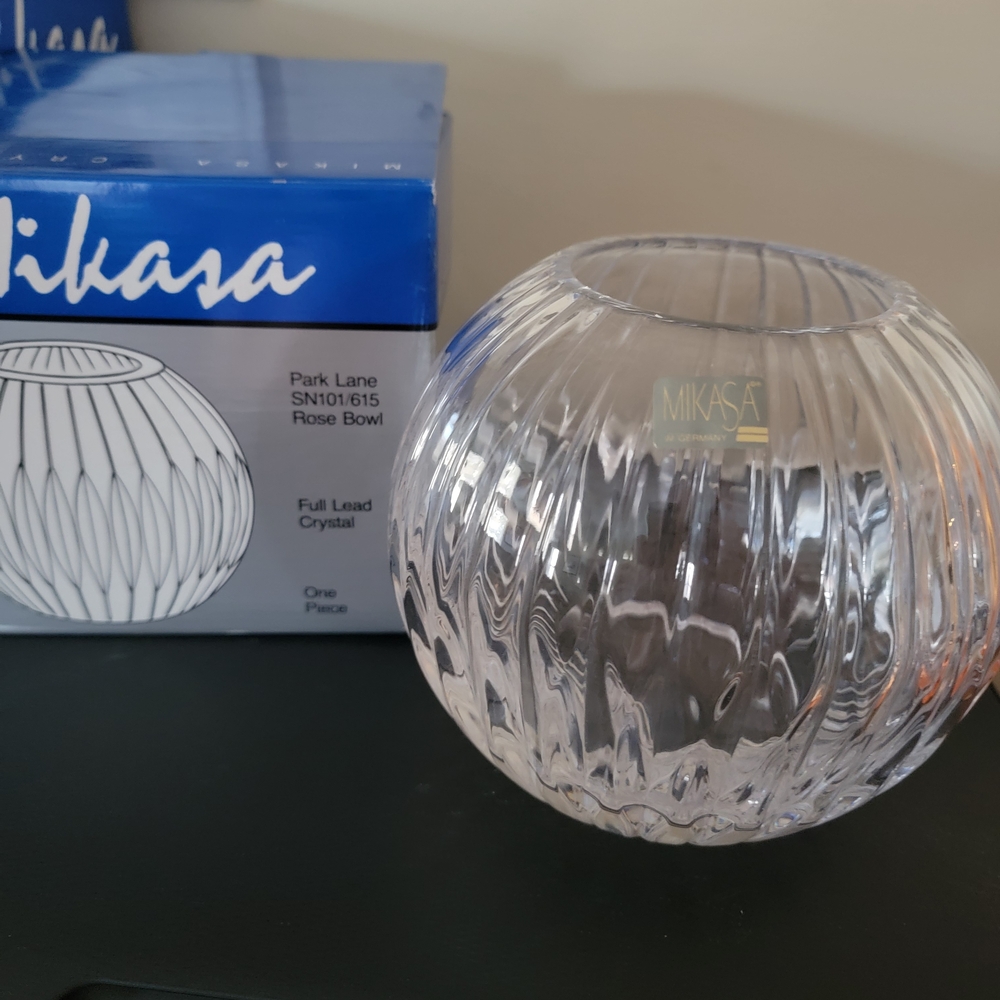 Mikasa Park Lane Crystal Rose Bowl. Bnib